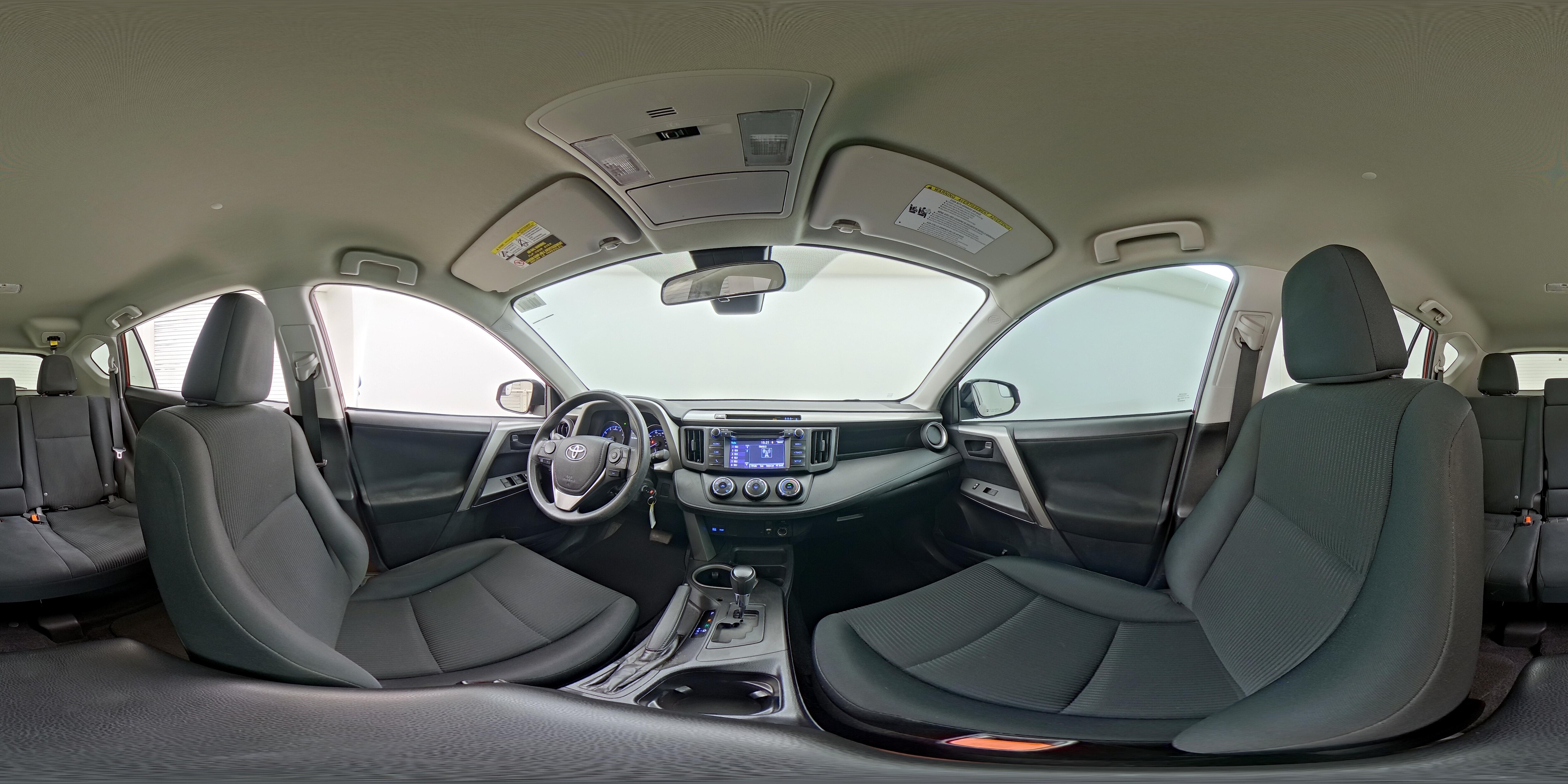 2018 Toyota RAV4 LE - Photo 23