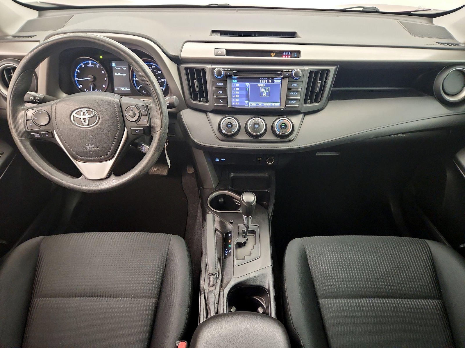2018 Toyota RAV4 LE - Photo 10