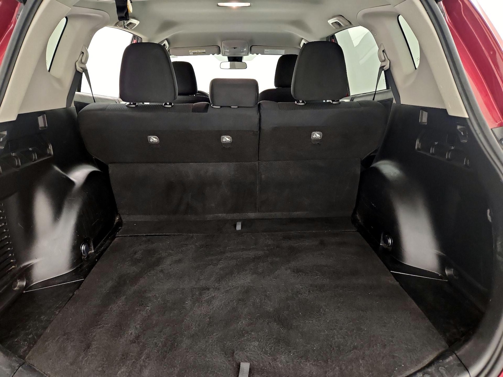 2018 Toyota RAV4 LE - Photo 20