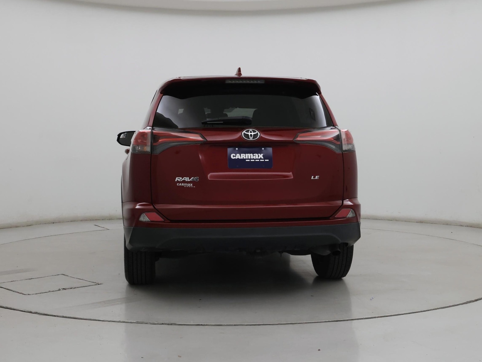 2018 Toyota RAV4 LE - Photo 7