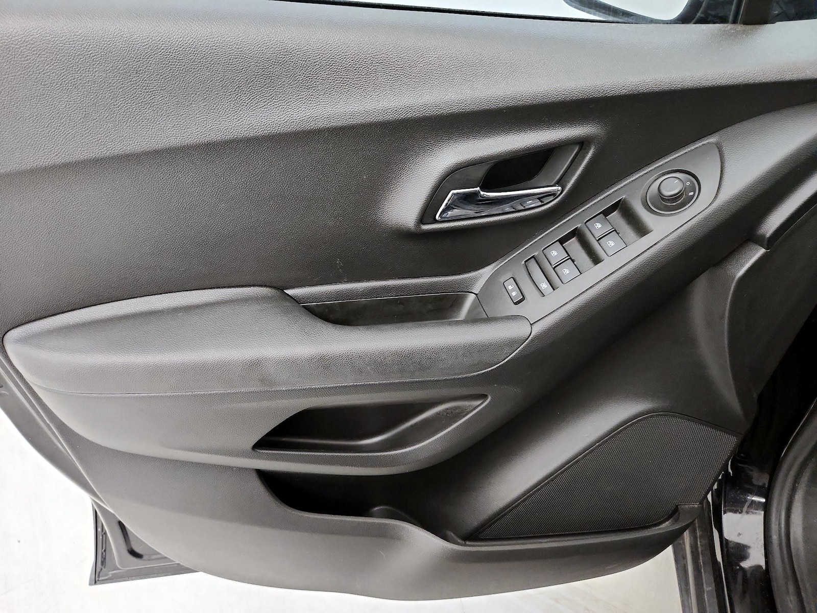 2020 Chevrolet Trax LT - Photo 13
