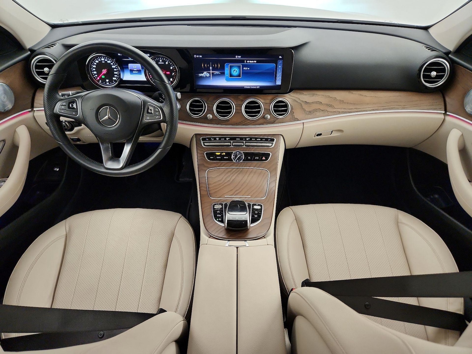 2018 Mercedes-Benz E-Class E300 - Photo 10