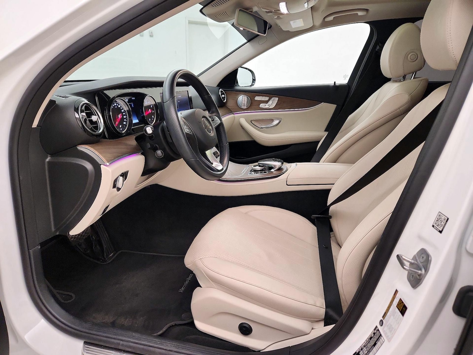 2018 Mercedes-Benz E-Class E300 - Photo 12
