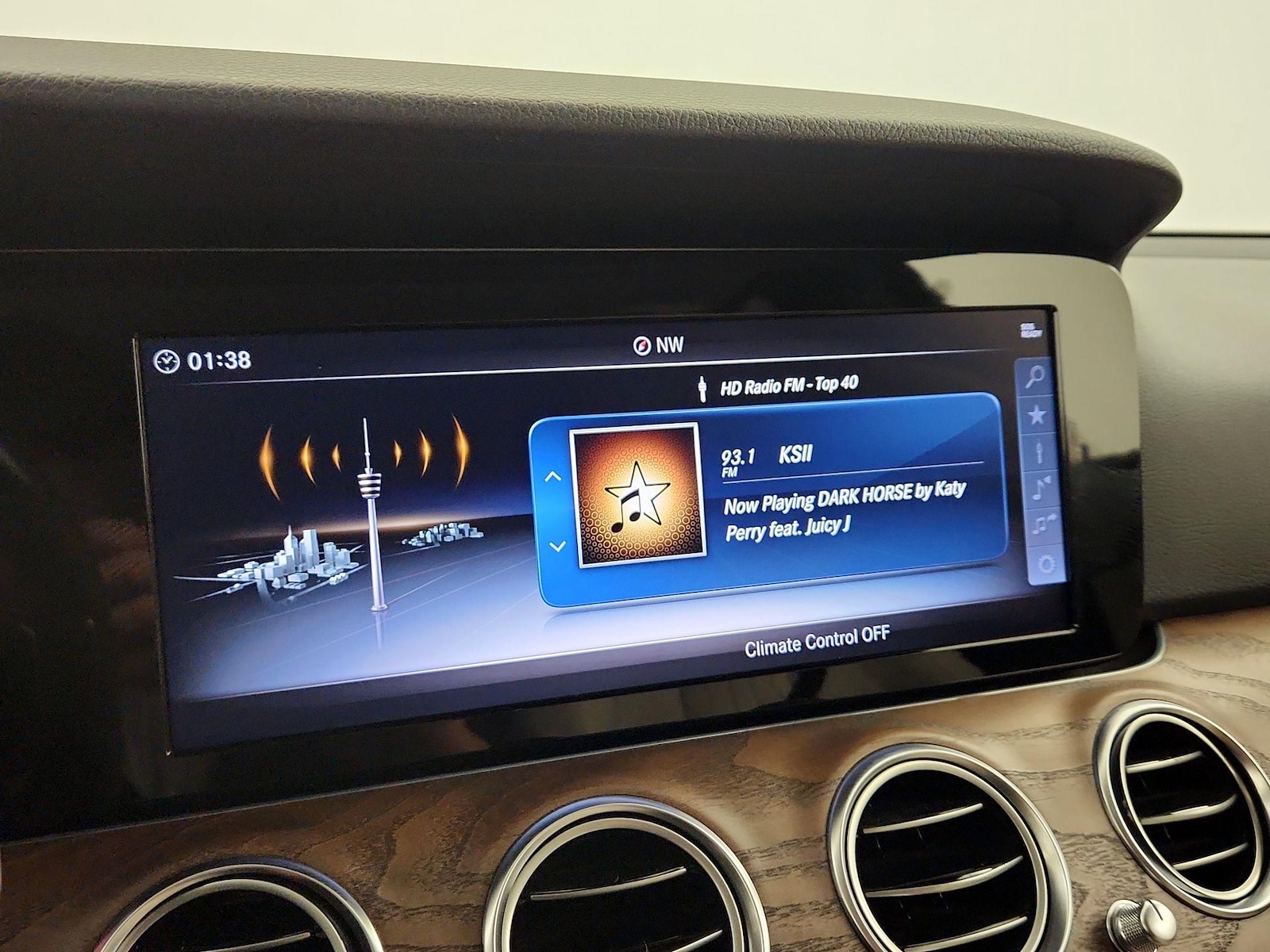 2018 Mercedes-Benz E-Class E300 - Photo 17
