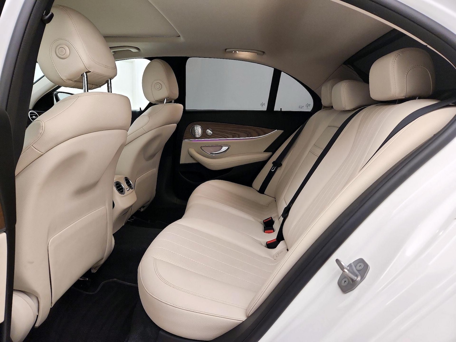 2018 Mercedes-Benz E-Class E300 - Photo 22