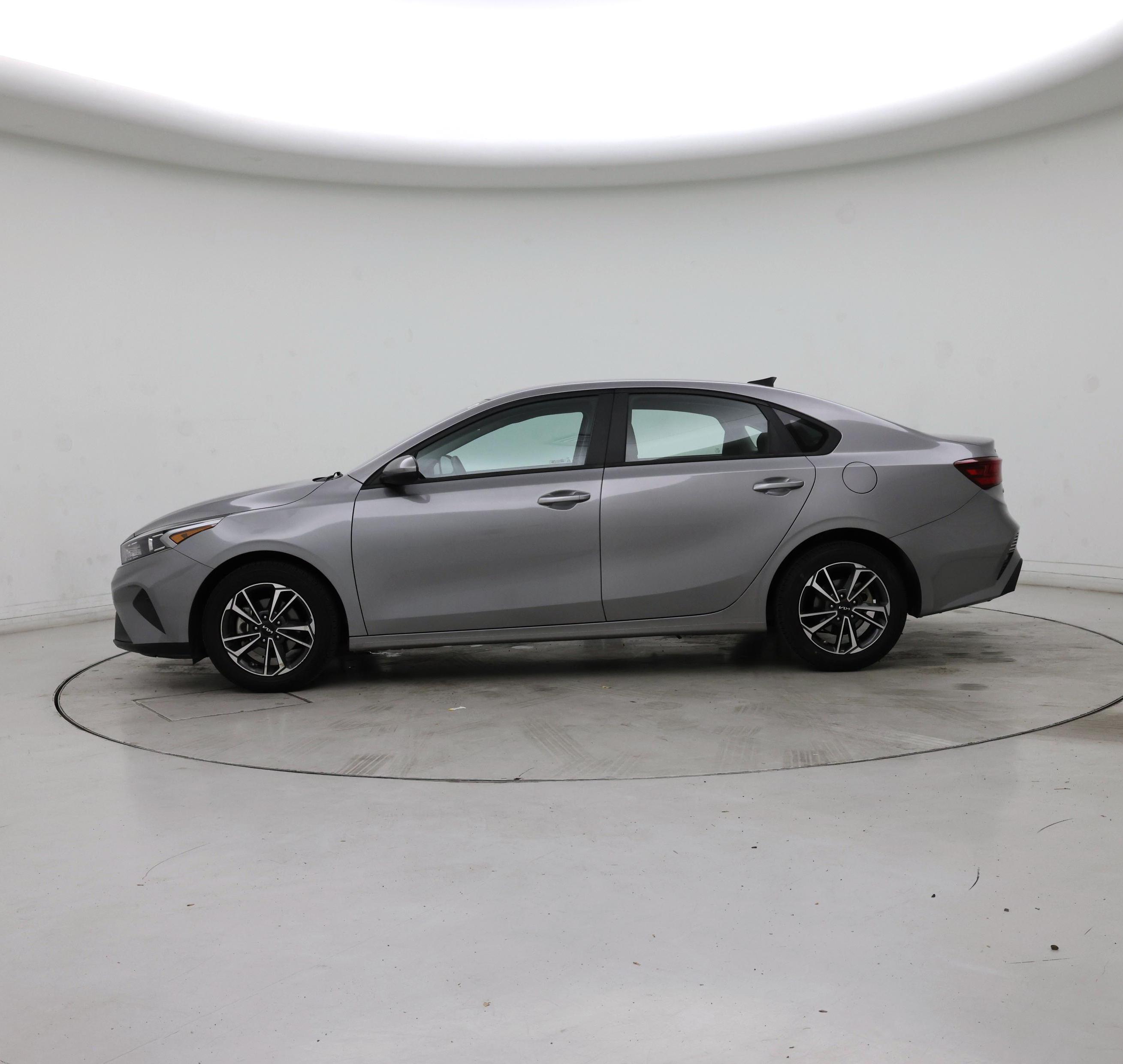 Thumbnail: 2024 Kia Forte - 3