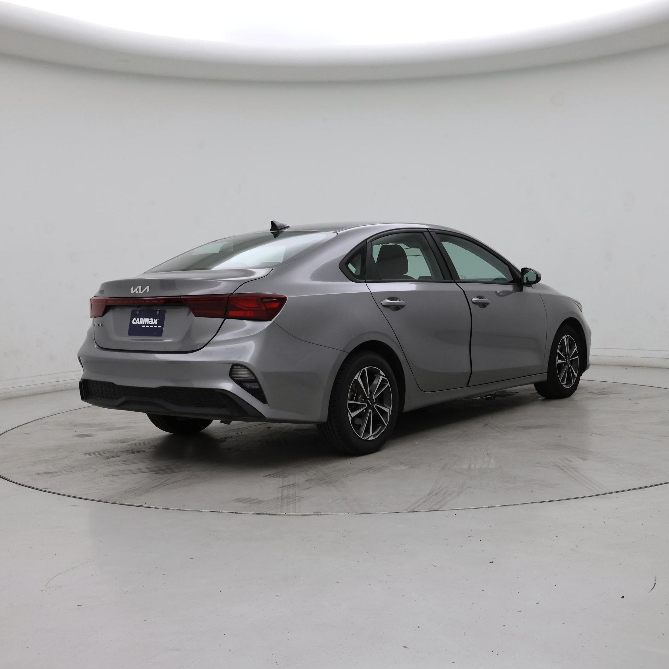 Thumbnail: 2024 Kia Forte - 8