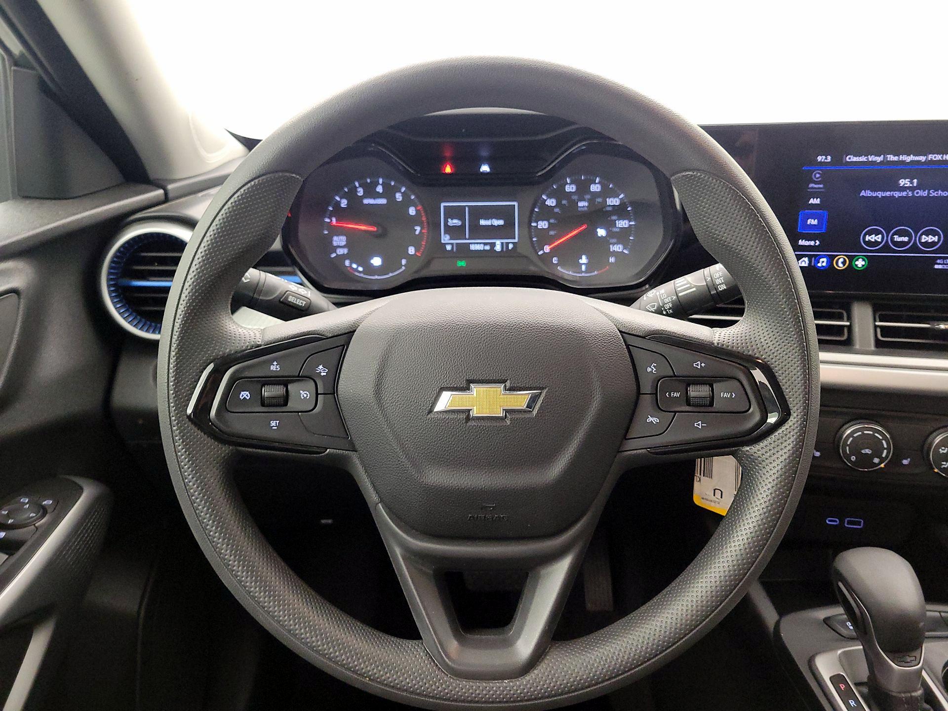 Thumbnail: 2025 Chevrolet Trax - 10