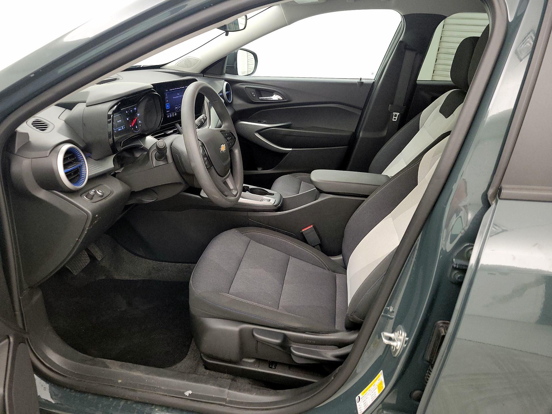 Thumbnail: 2025 Chevrolet Trax - 11