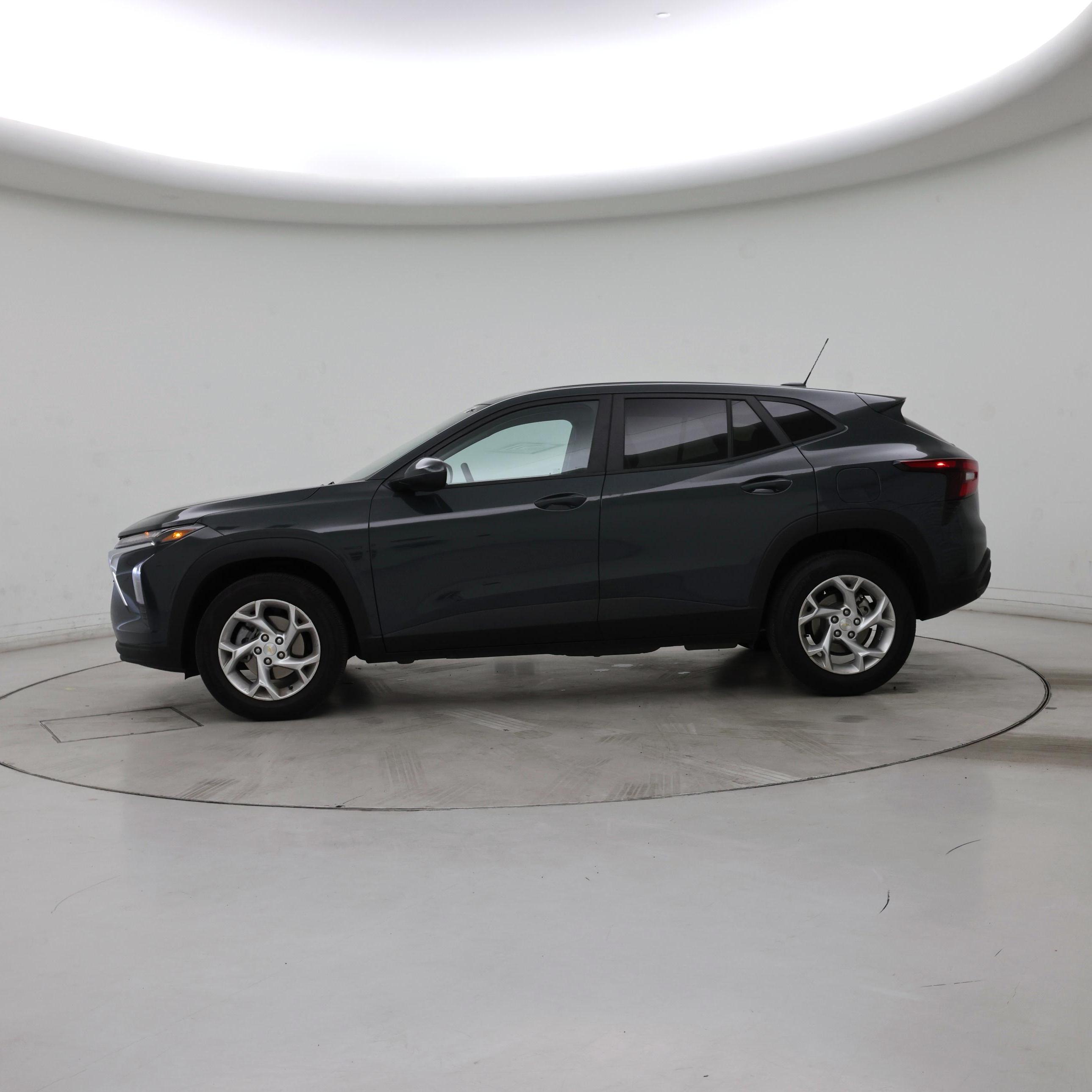 Thumbnail: 2025 Chevrolet Trax - 3