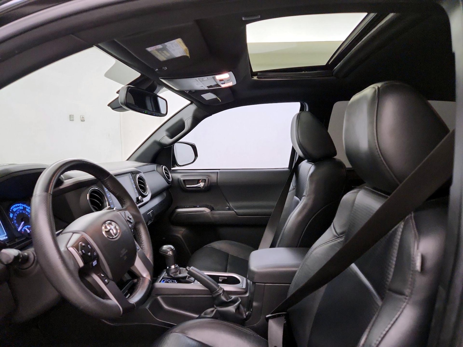 Sunroof(s) & Overhead Airbags