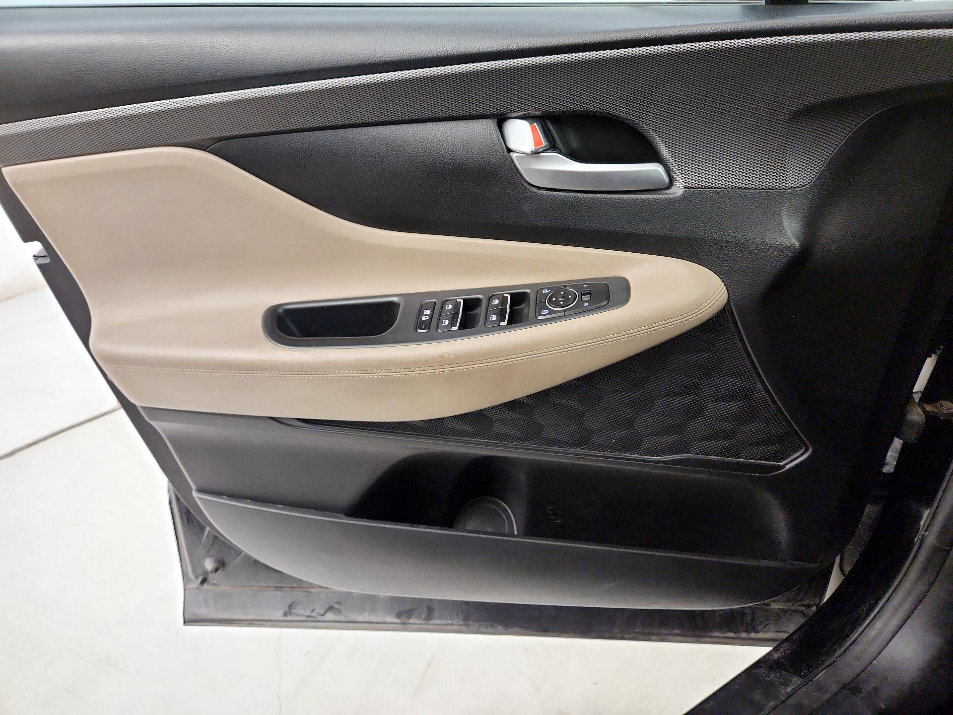 Thumbnail: 2020 Hyundai Santa Fe - 12