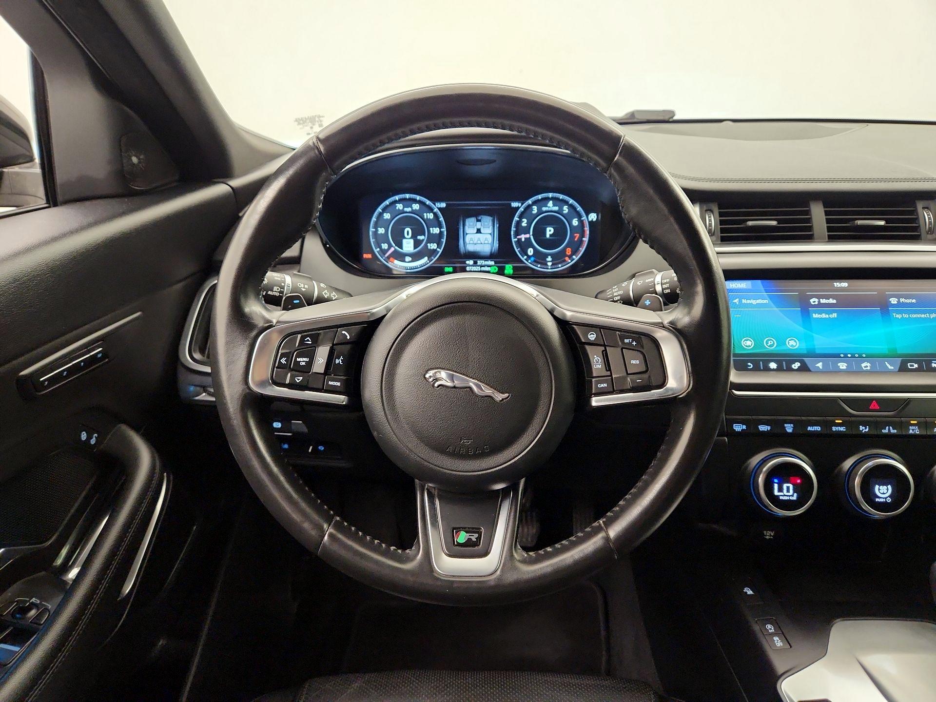 Thumbnail: 2019 Jaguar E-Pace - 10