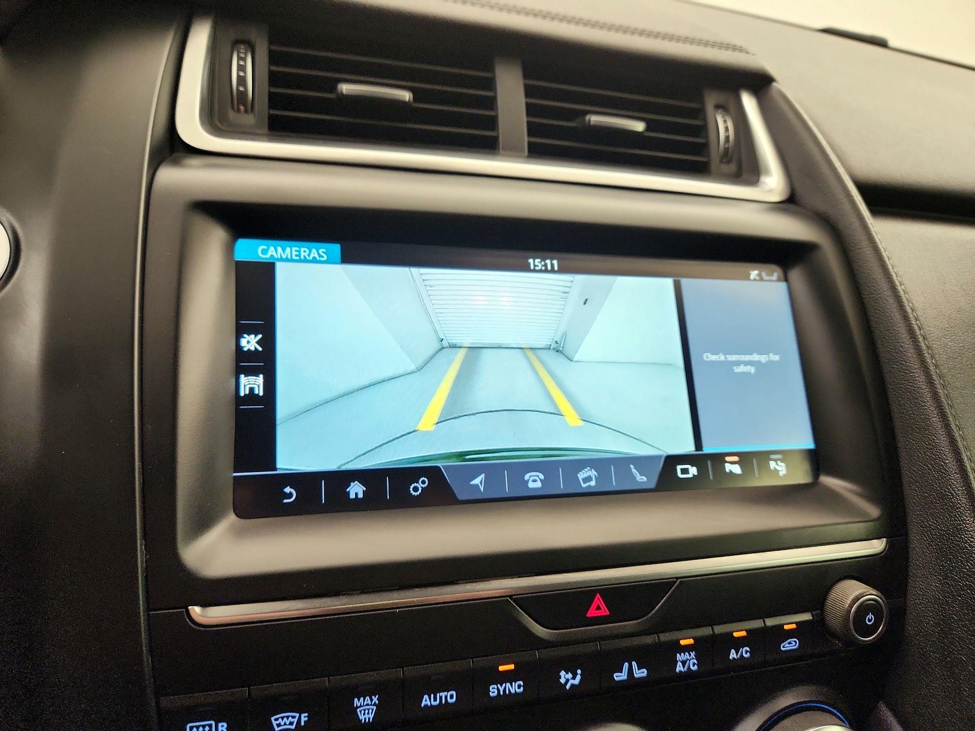 Thumbnail: 2019 Jaguar E-Pace - 15