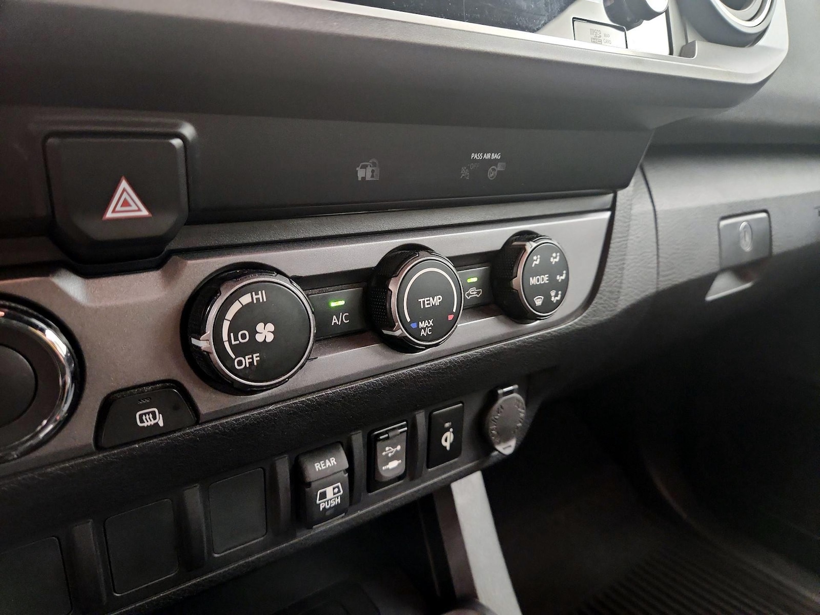 2019 Toyota Tacoma TRD Off Road - Photo 16