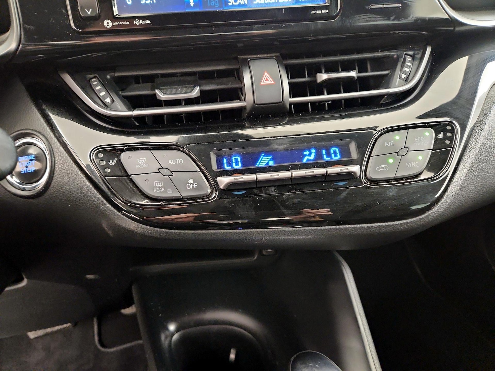 2018 Toyota C-HR XLE Premium - Photo 17