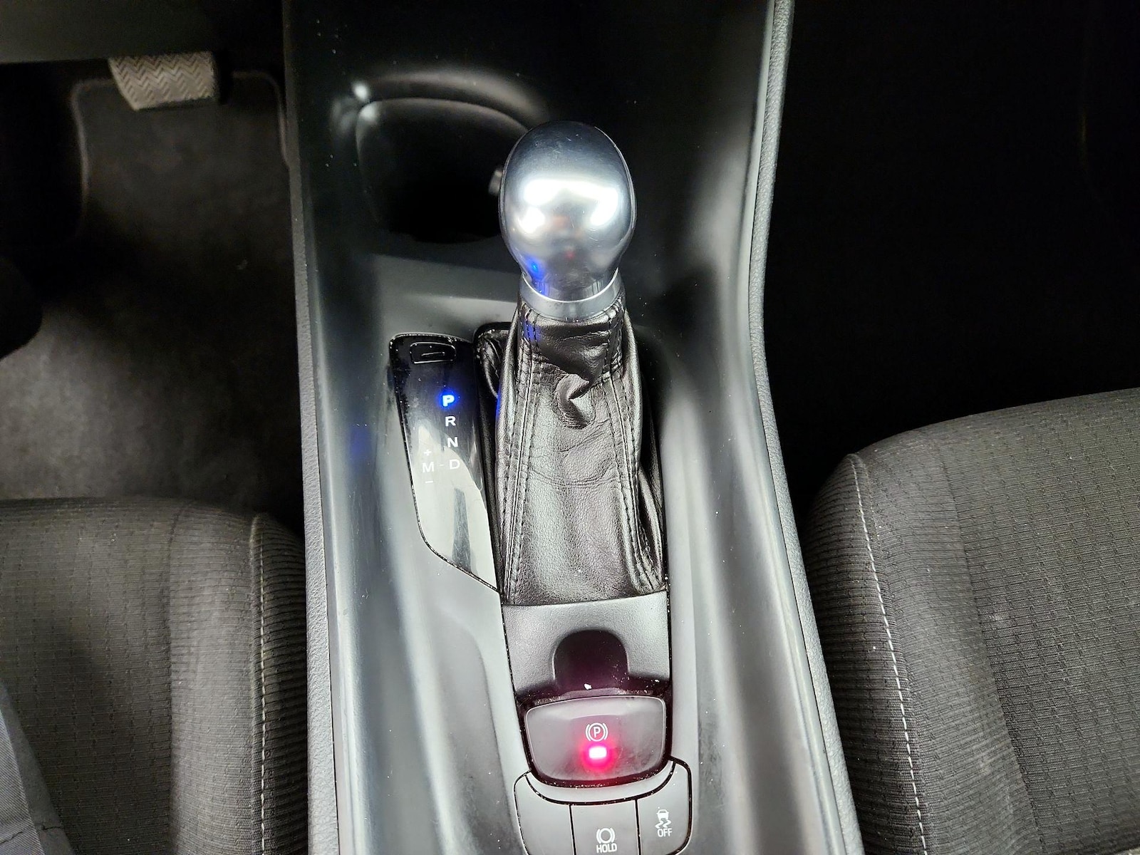 2018 Toyota C-HR XLE Premium - Photo 18