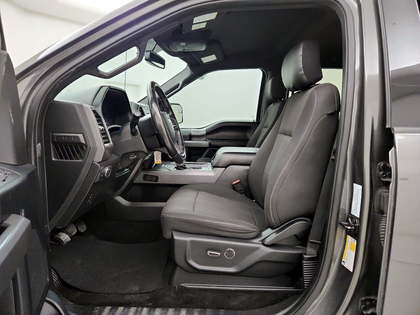 2017 Ford F-150 XLT - Photo 12