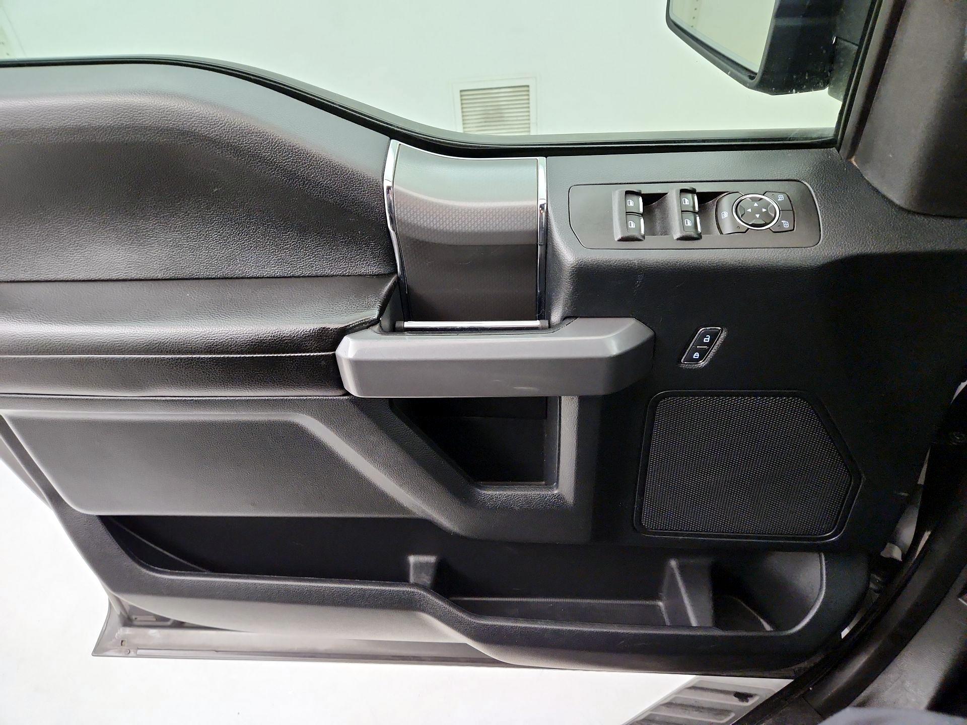 Thumbnail: 2017 Ford F-150 - 12