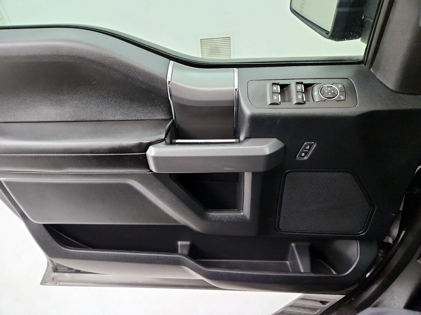 2017 Ford F-150 XLT - Photo 13