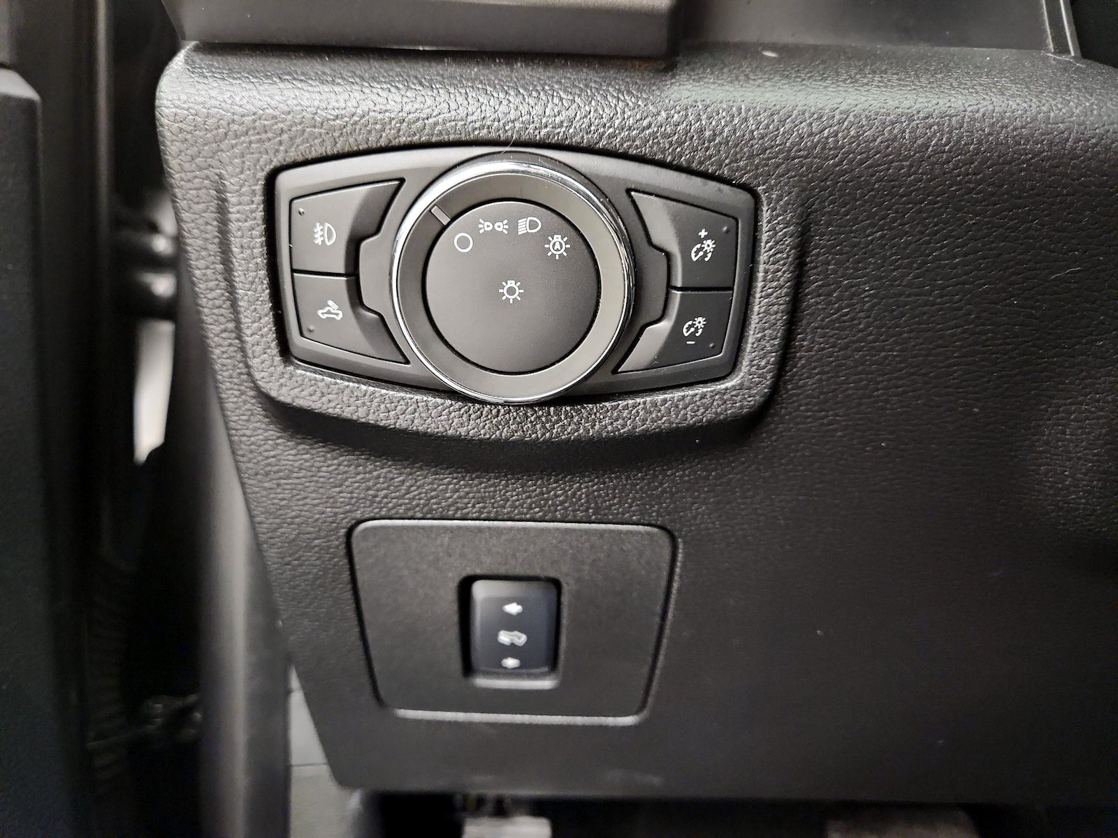 2017 Ford F-150 XLT - Photo 14
