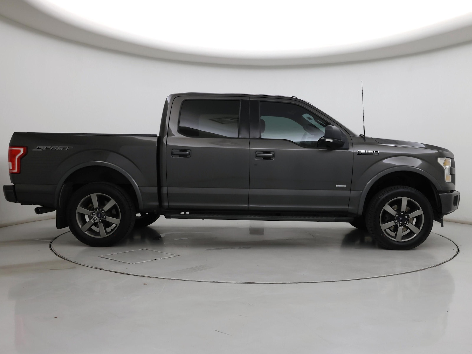 2017 Ford F-150 XLT - Photo 8
