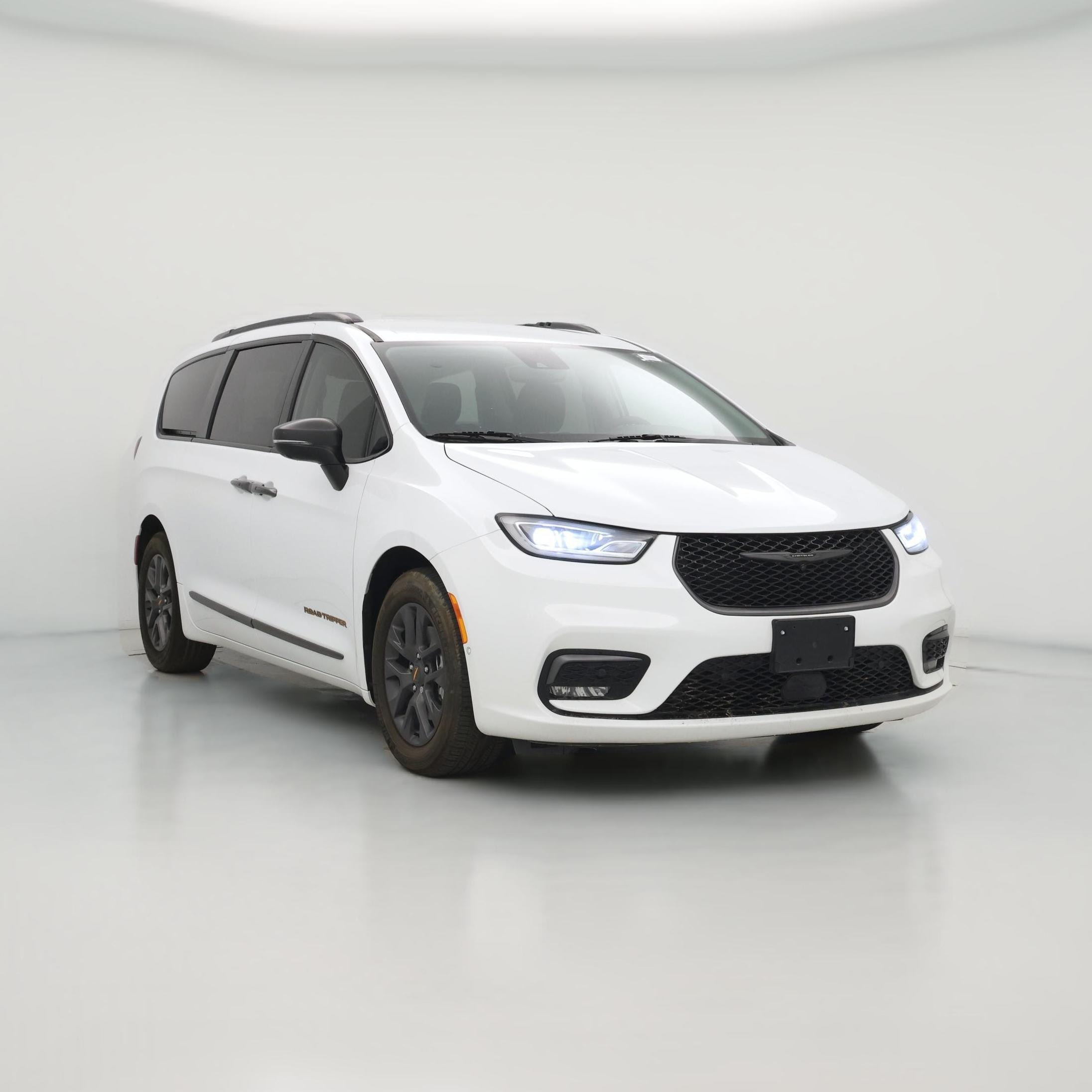 Thumbnail: 2023 Chrysler Pacifica - 1