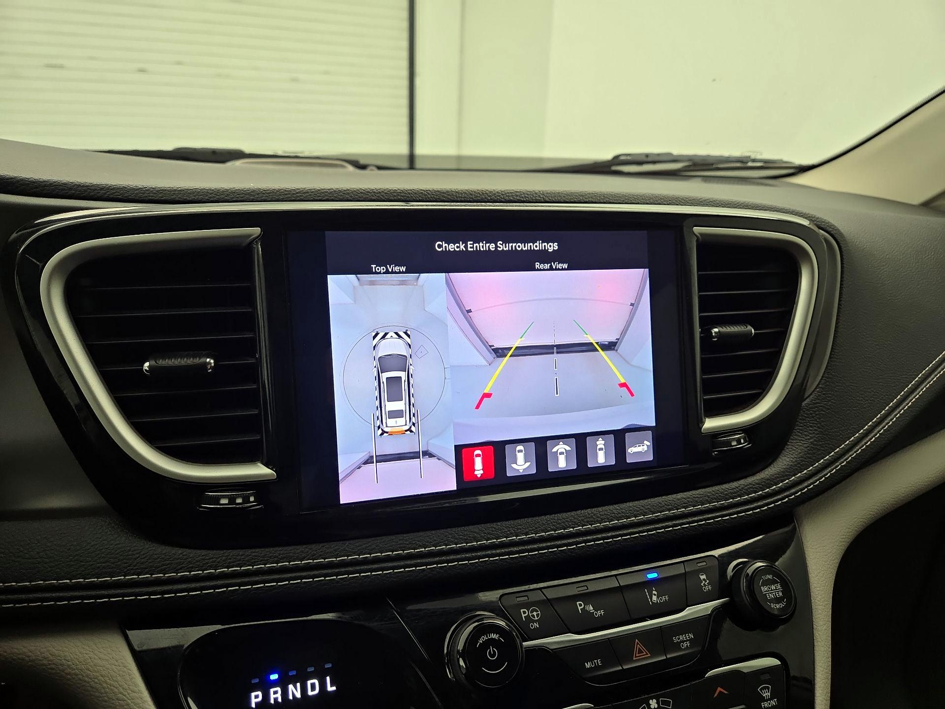 Thumbnail: 2023 Chrysler Pacifica - 14