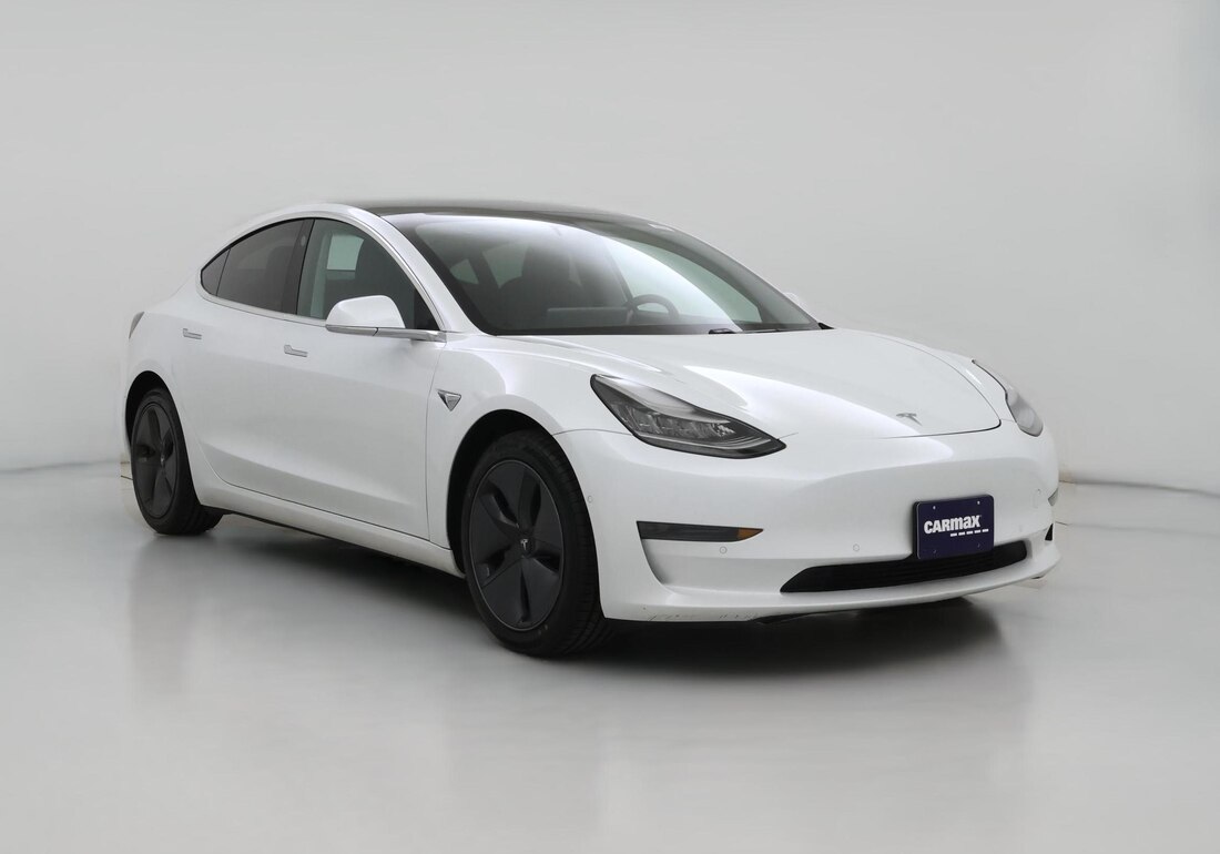 2020 Tesla Model 3 Standard Range Plus in White — CarMax photo