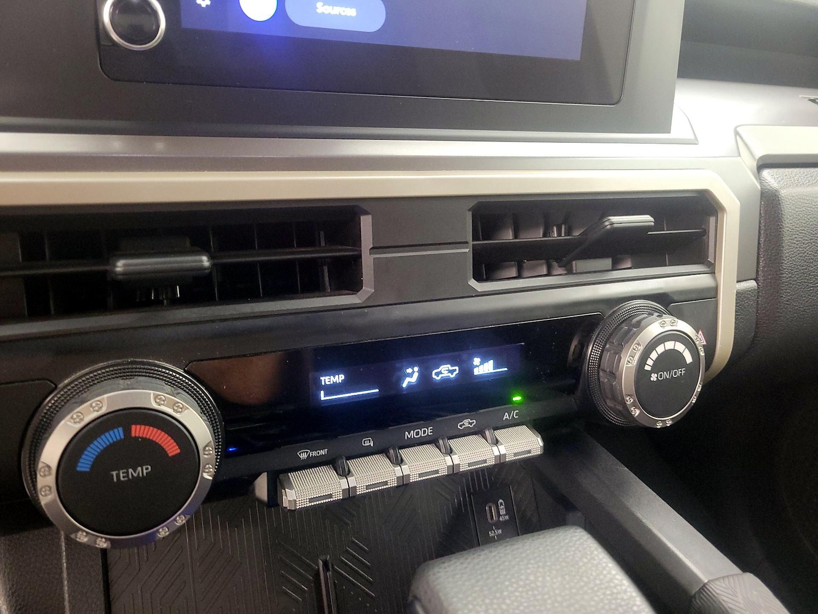 2025 Toyota Tacoma SR5 - Photo 17