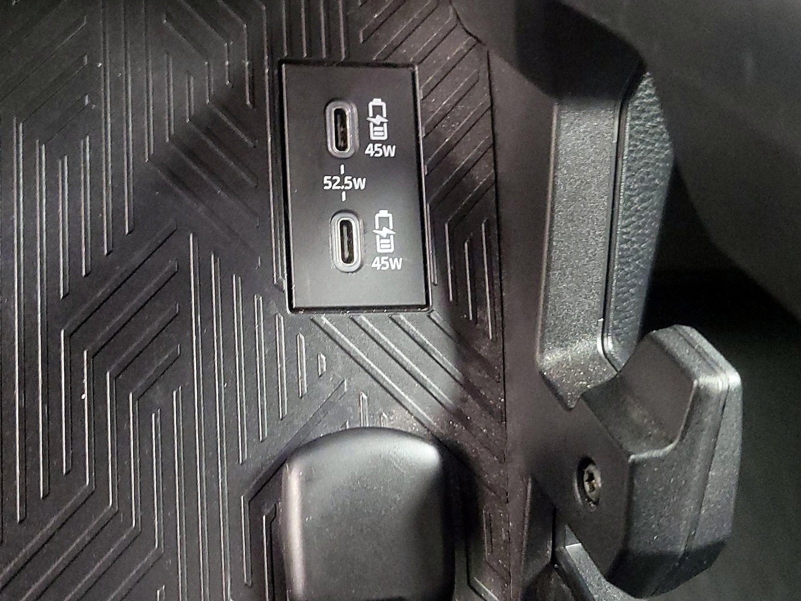 2025 Toyota Tacoma SR5 - Photo 19