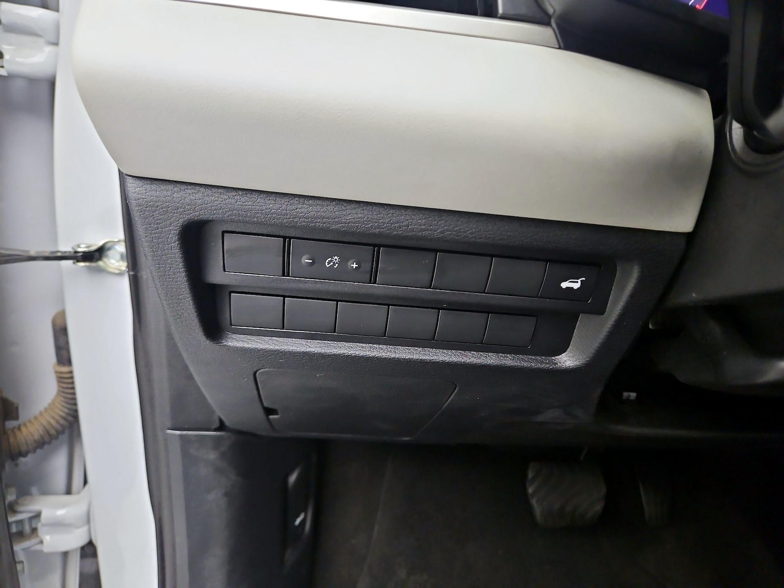 2025 Mitsubishi Outlander SE - Photo 14