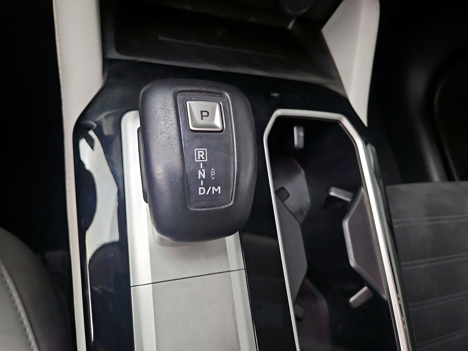 2025 Mitsubishi Outlander SE - Photo 19