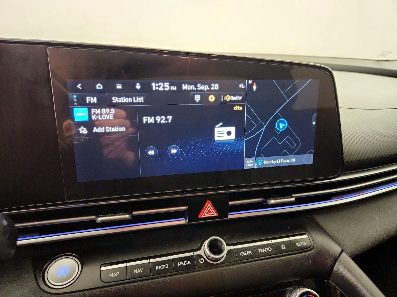 2023 Hyundai Elantra Limited - Photo 17