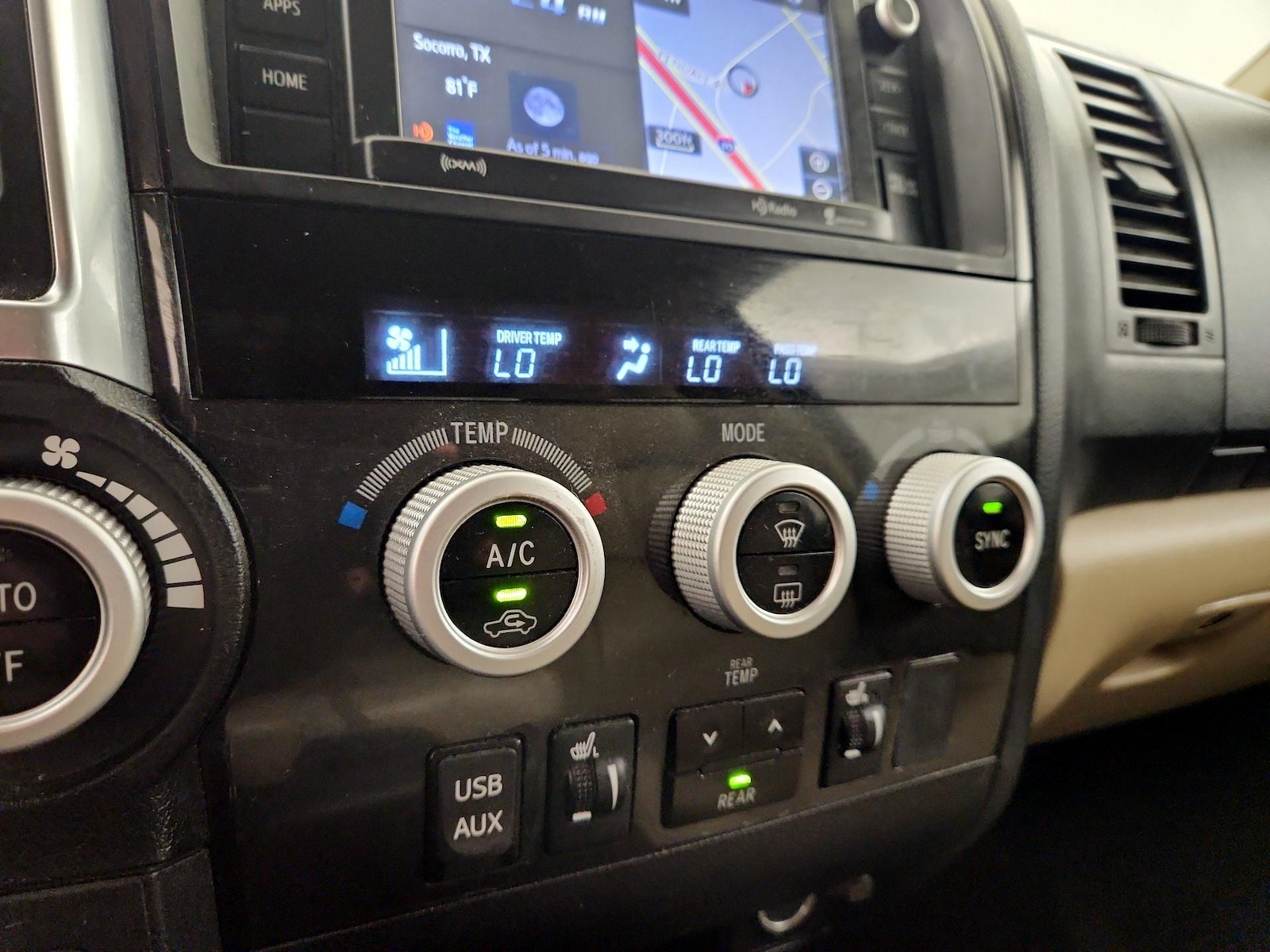 2019 Toyota Sequoia SR5 - Photo 17