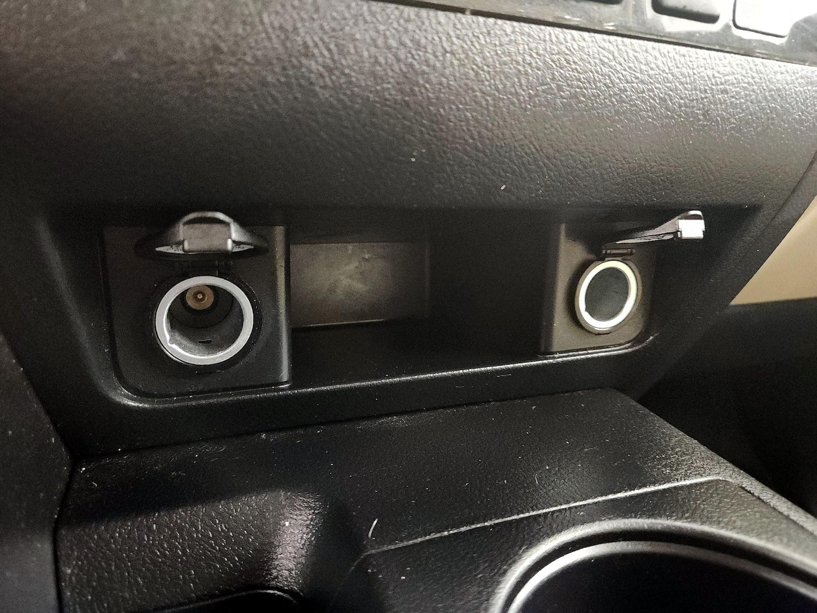 2019 Toyota Sequoia SR5 - Photo 19