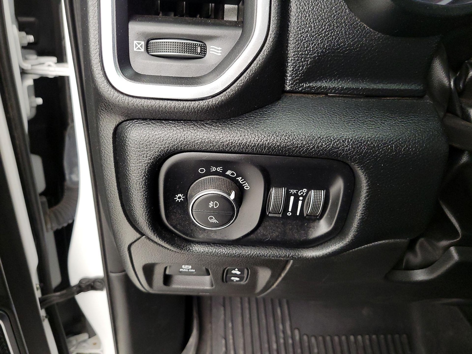 2022 RAM Ram 1500 Pickup Laramie - Photo 14