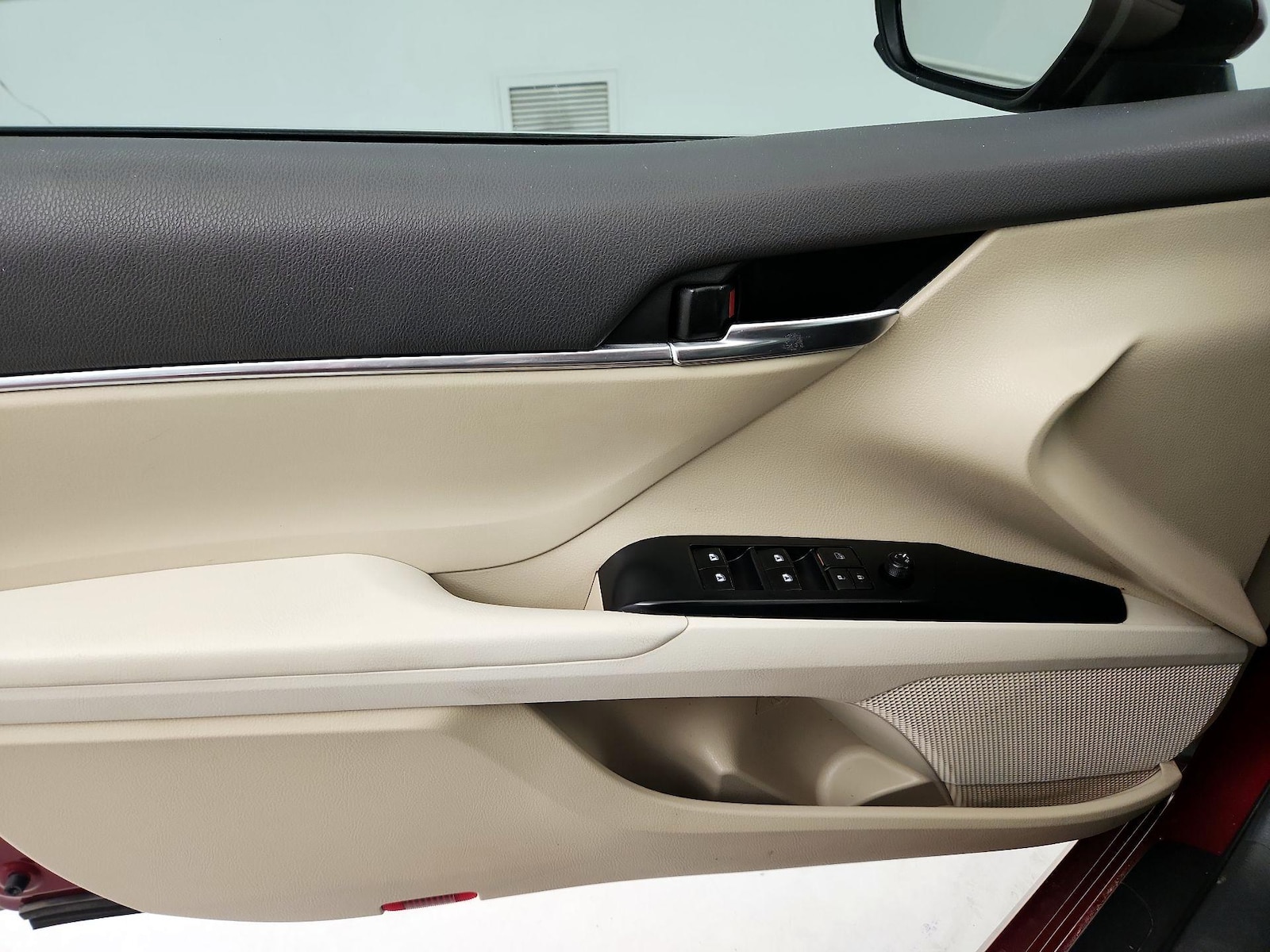 2020 Toyota Camry LE - Photo 13