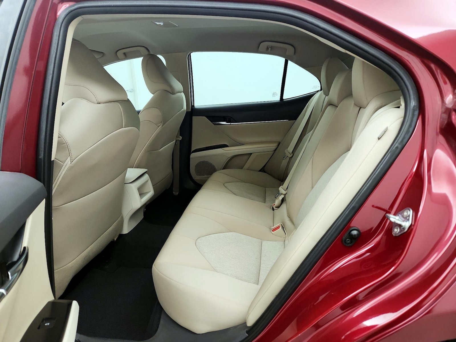 2020 Toyota Camry LE - Photo 20