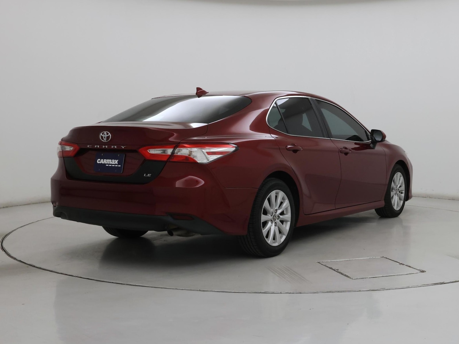 2020 Toyota Camry LE - Photo 9