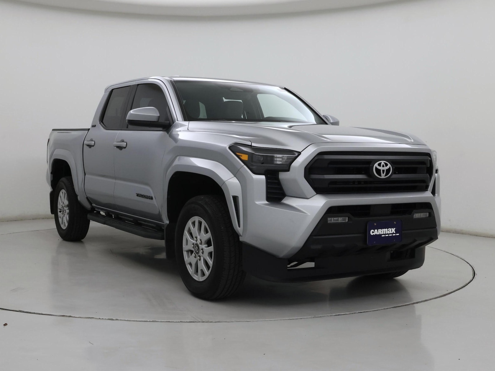 2026 Toyota Tacoma SR5 - Photo 2