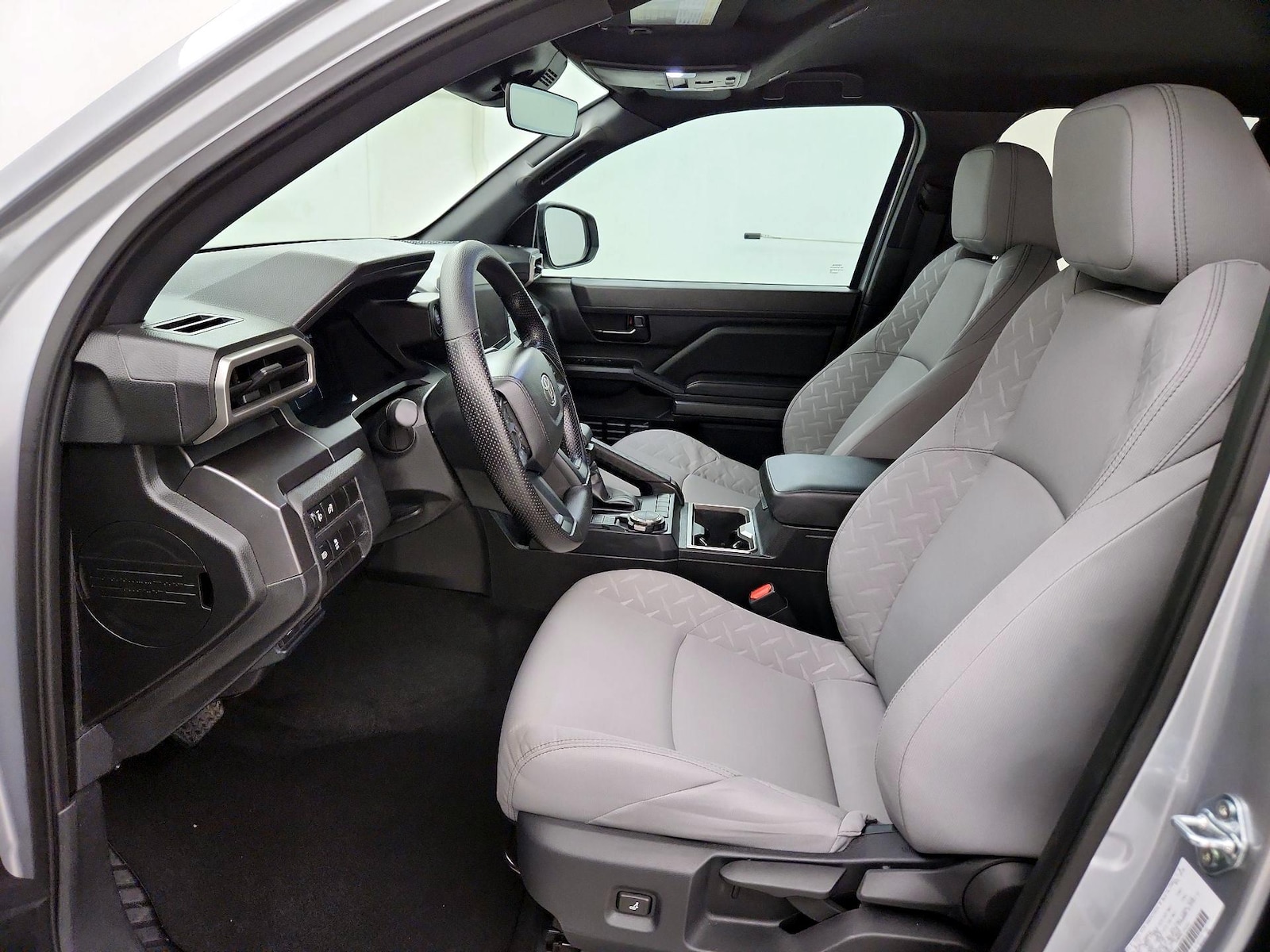 2026 Toyota Tacoma SR5 - Photo 12