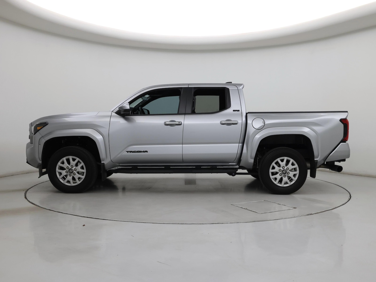 2026 Toyota Tacoma SR5 - Photo 4