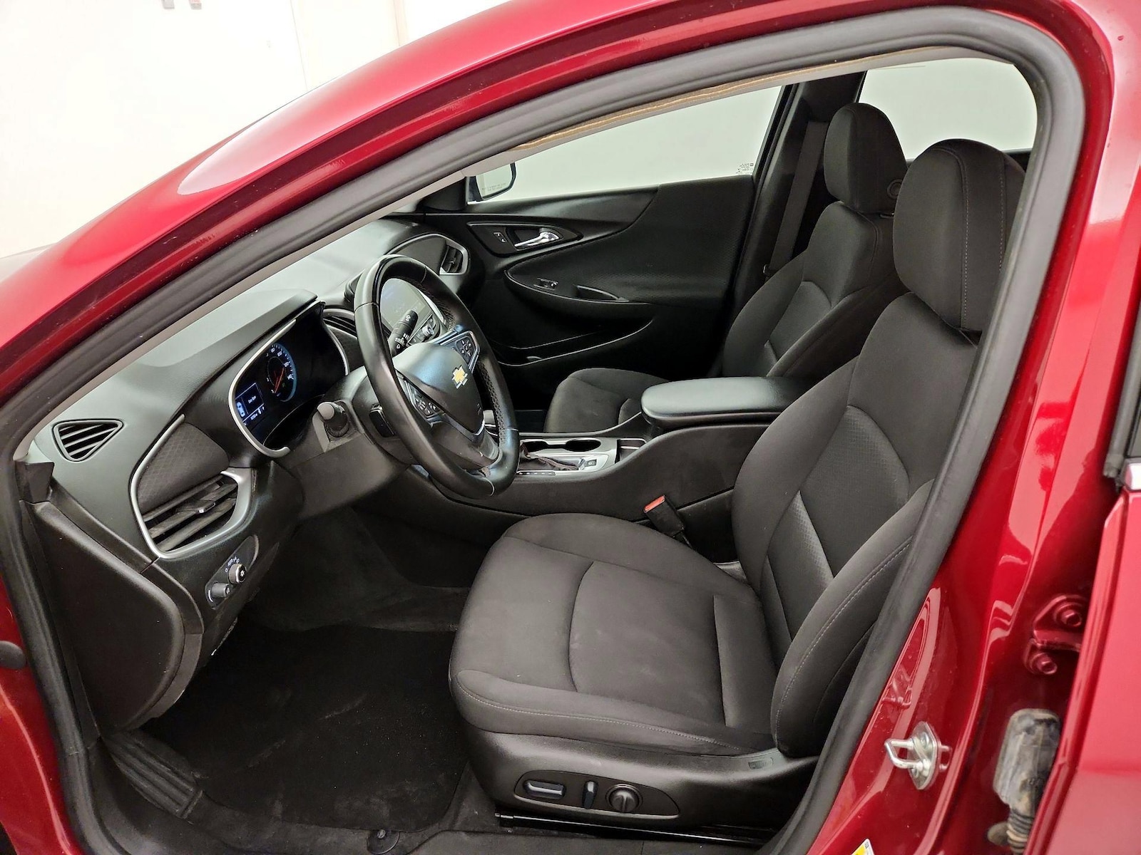 Power Seat(s) & Side Airbags