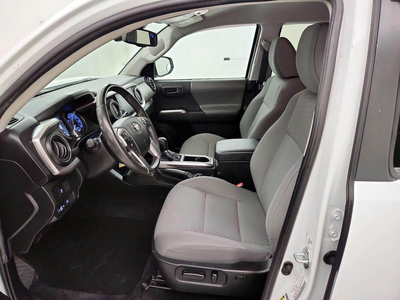 Power Seat(s) & Side Airbags