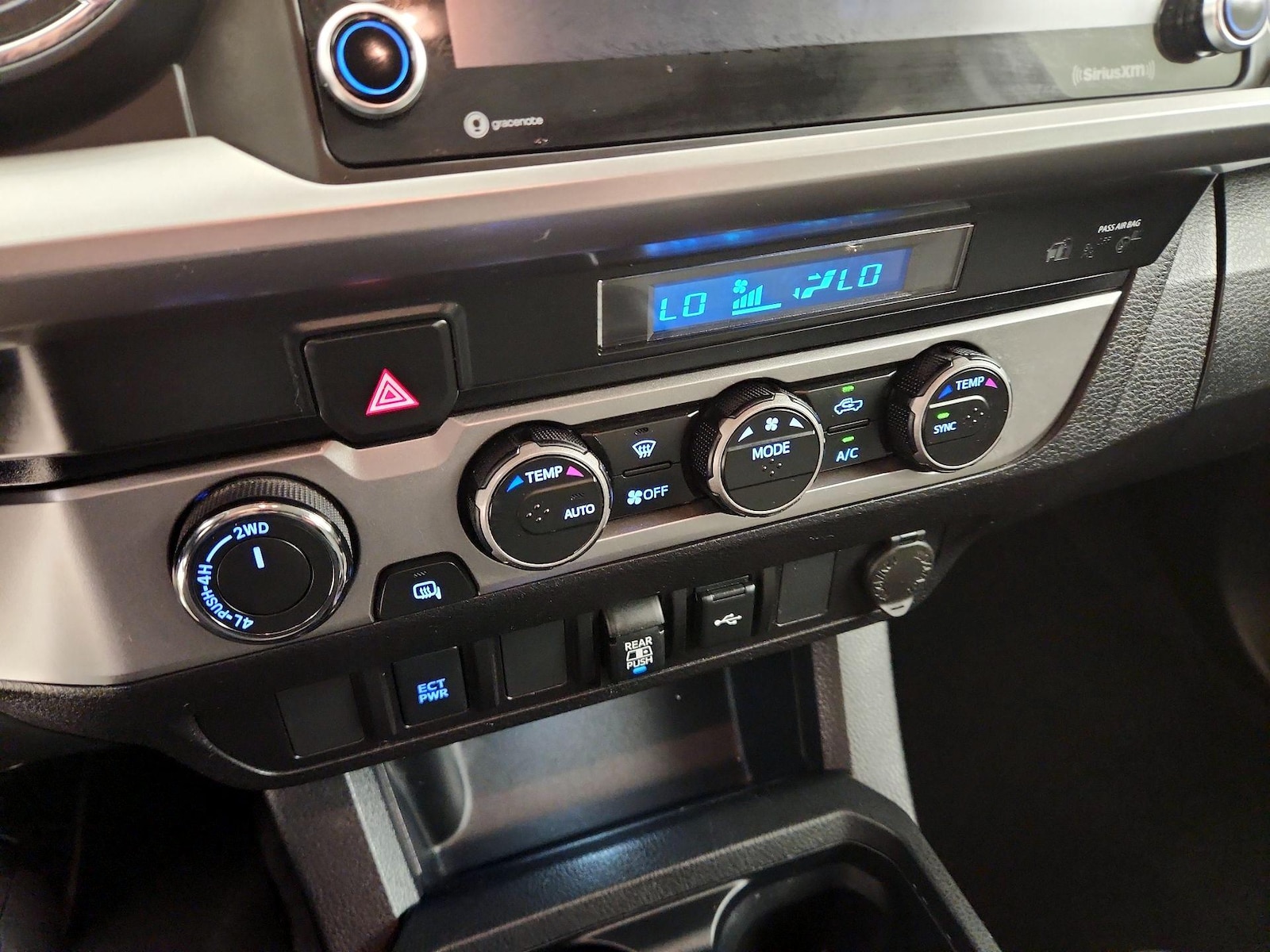 2022 Toyota Tacoma SR5 - Photo 17