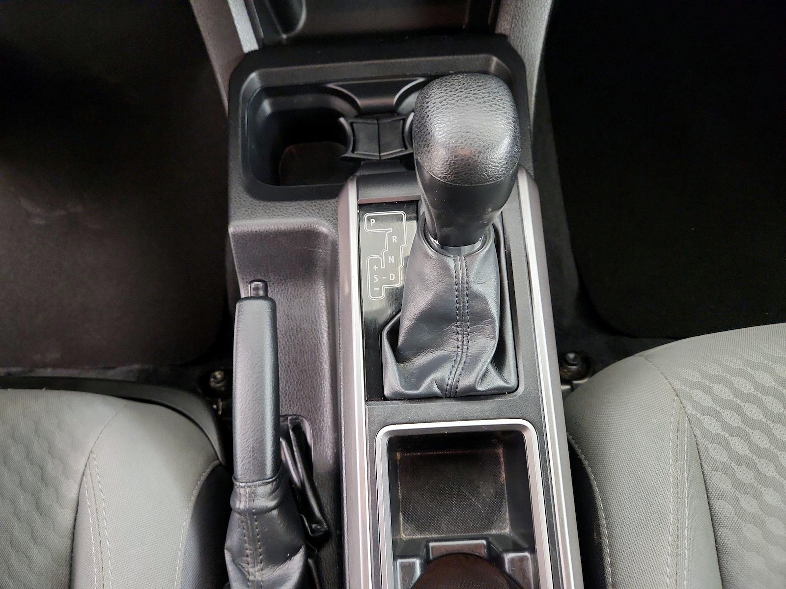 2022 Toyota Tacoma SR5 - Photo 18
