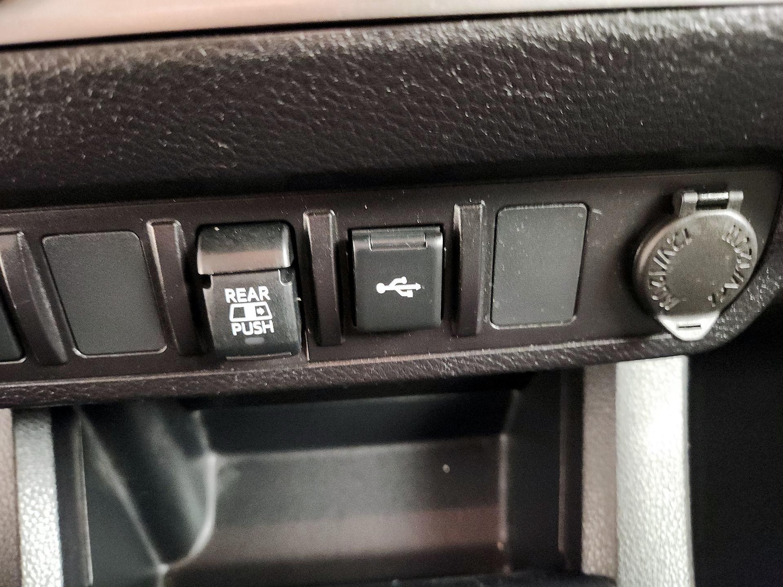 2022 Toyota Tacoma SR5 - Photo 19