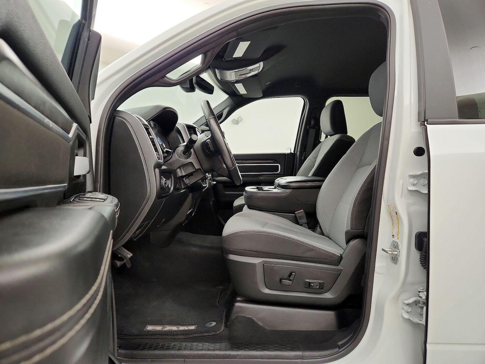Power Seat(s) & Side Airbags