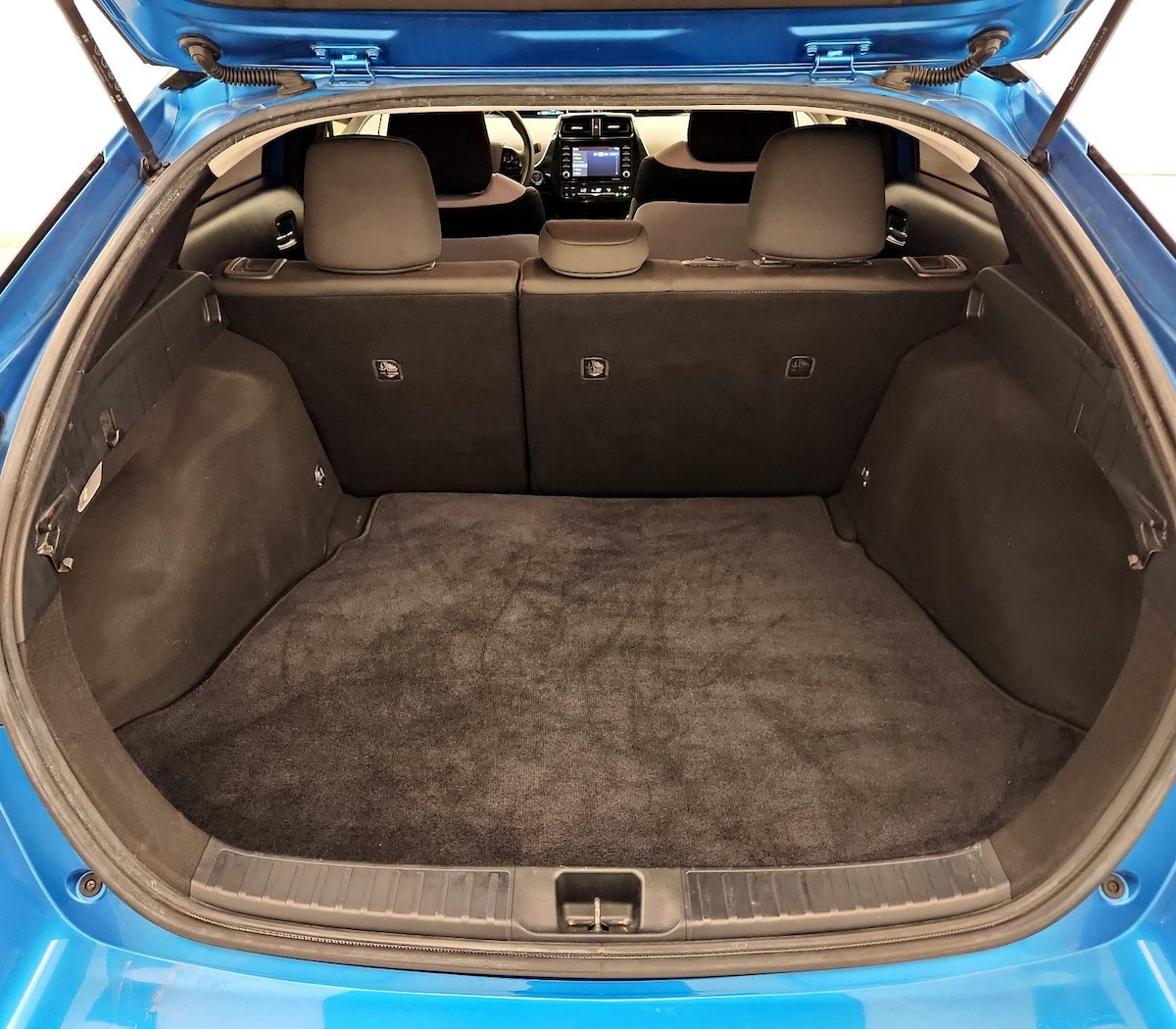 Trunk/Cargo (Seats Up)